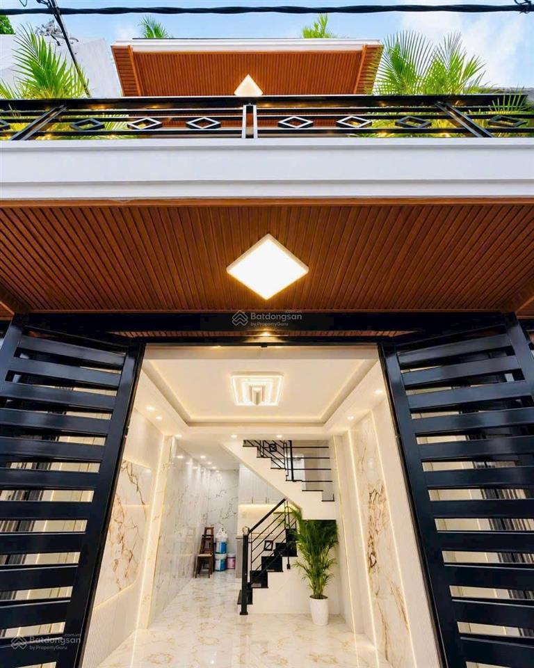 Tôi bán nhà sd 99 m2, 1 trệt, 2 lầu, sát hẻm xe hơi, quận 7, giá 4,86 tỷ
