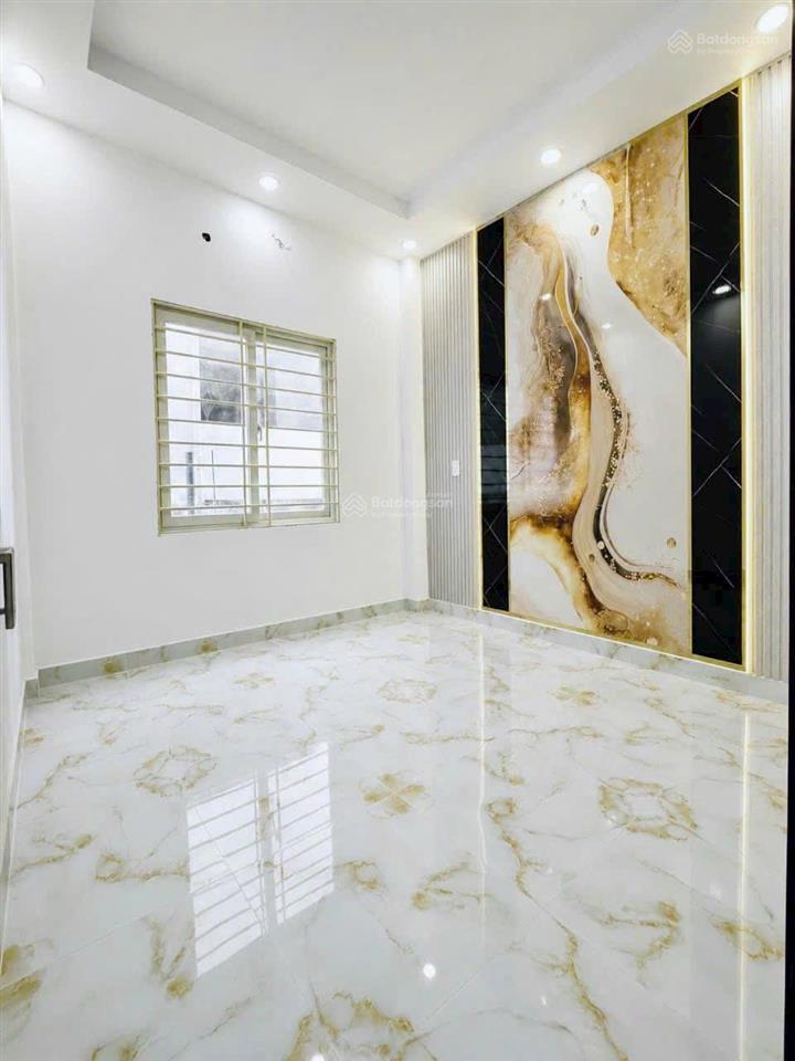 Tôi bán nhà sd 99 m2, 1 trệt, 2 lầu, sát hẻm xe hơi, quận 7, giá 4,86 tỷ