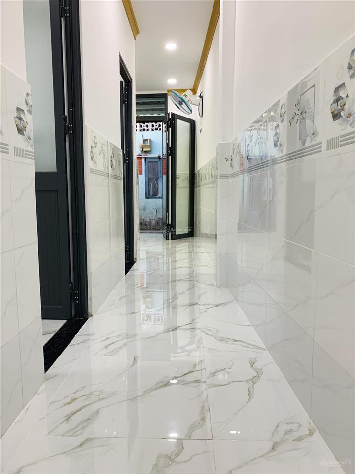 Tôi bán nhà 40 m², nhà cấp 4, (4,5 m x 9 m), tuyệt đẹp, quận 7, giá 1,4 tỷ