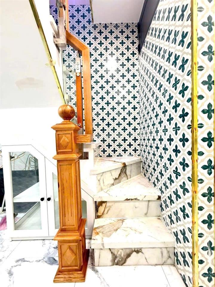 Tôi bán nhà 48 m2, 1 trệt, 1 lầu, sổ hồng, giá 1,59 tỷ