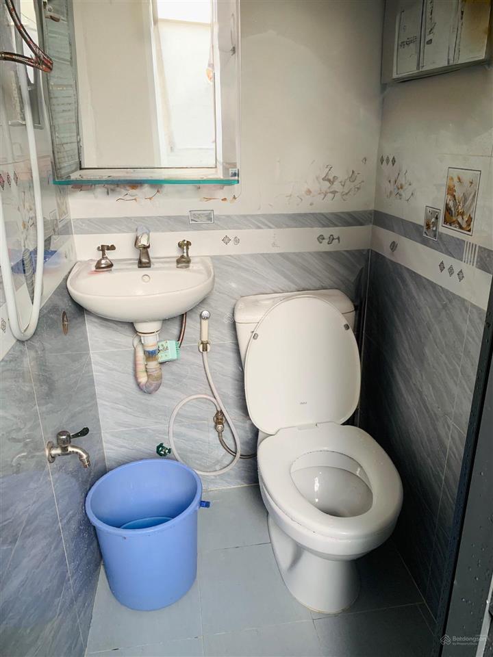 Tôi bán nhà 34m2 sd, 1 trệt 1 lầu, cách hxh 10m, tuyệt đẹp quận 7, giá 1,09 tỷ