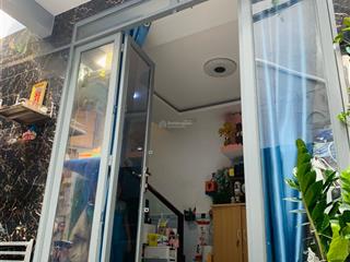 Tôi bán nhà 34m2 sd, 1 trệt 1 lầu, cách hxh 10m, tuyệt đẹp quận 7, giá 1,09 tỷ