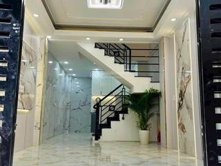 Tôi bán nhà sd 99 m2, 1 trệt, 2 lầu, sát hẻm xe hơi, quận 7, giá 4,86 tỷ