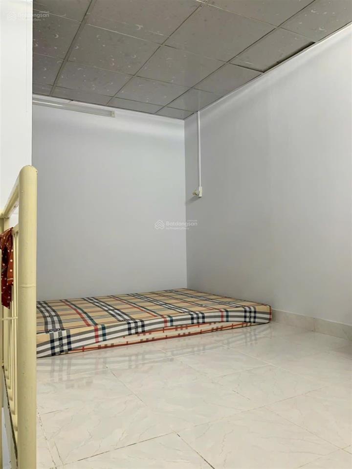 Tôi bán nhà 30 m2 sd, 1 trệt, 1 lầu, tuyệt đẹp, quận 7, giá 849 triệu