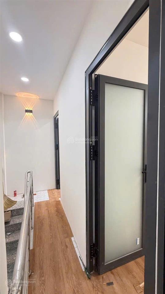 Tôi bán nhà 36 m2, 1 trệt, 1 lầu, sổ hồng riêng, tuyệt đẹp, quận 7. giá 1,98 tỷ