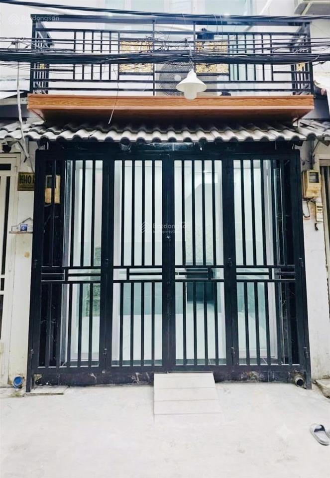 Tôi bán nhà 30 m2 sd, 1 trệt, 1 lầu, mặt tiền 4 m, quận 7. giá 890 triệu
