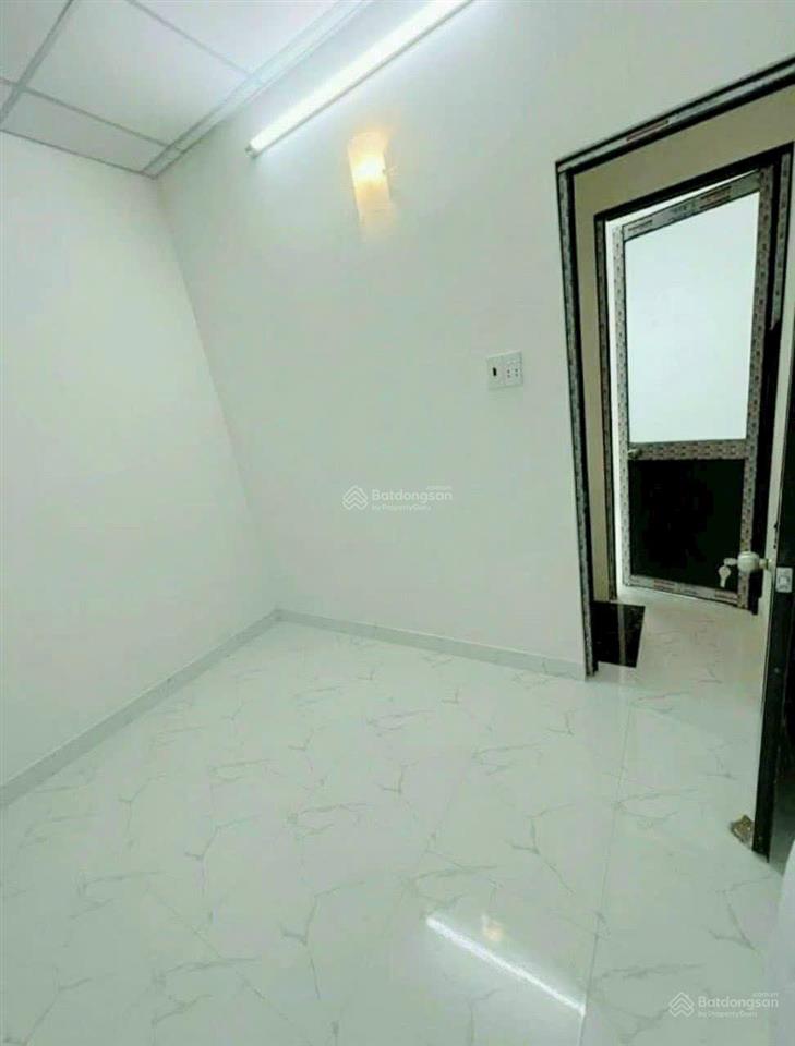 Tôi bán nhà 34 m2 sd, 1 trệt, 1 lầu, tuyệt đẹp, quận 7, giá 980 triệu