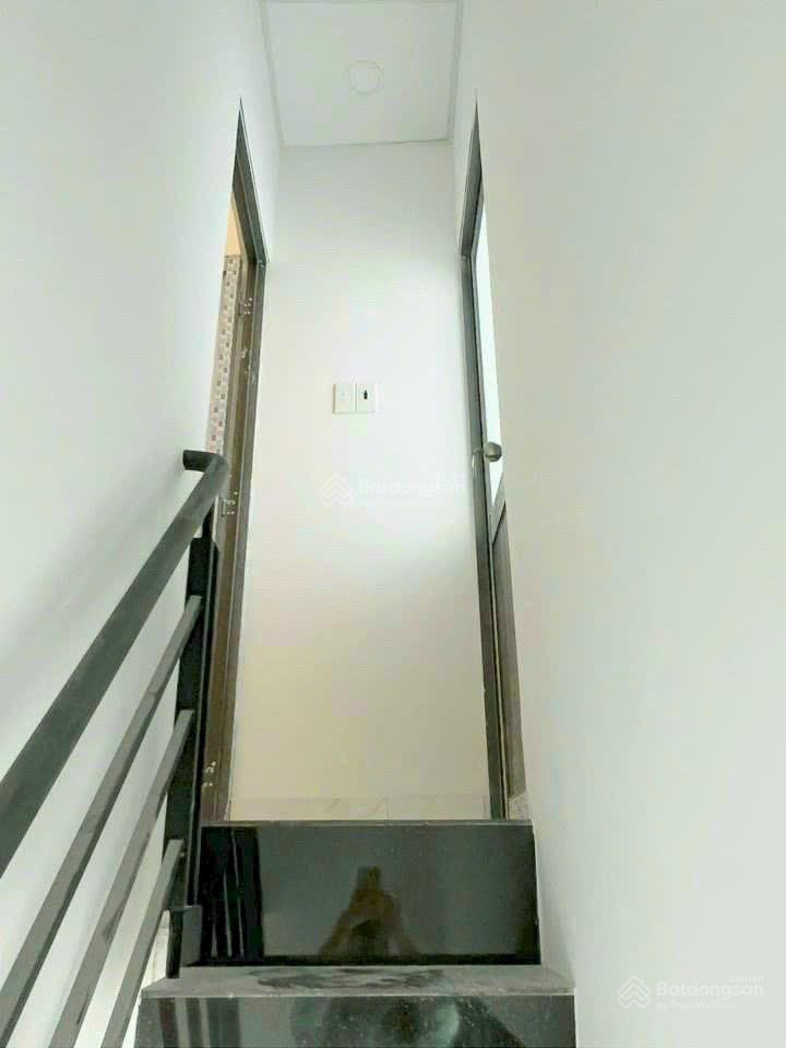 Tôi bán nhà 34 m2 sd, 1 trệt, 1 lầu, tuyệt đẹp, quận 7, giá 980 triệu