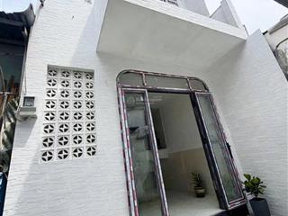 Tôi bán nhà nhà 72 m2, sổ hồng riêng, 1 trệt. 1 lầu, tuyệt đẹp. quận 7. giá 2,65 tỷ