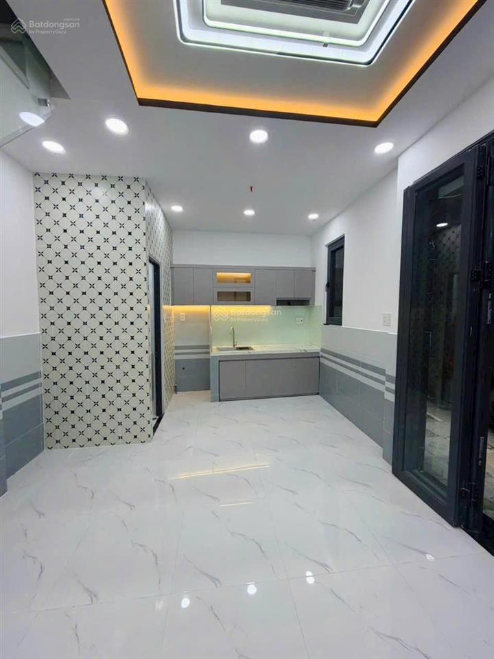 Tôi bán nhà 39 m2, 1 trệt, 1 lầu, sổ hồng, quận 7, giá 1,35 tỷ