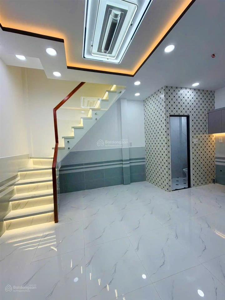 Tôi bán nhà 39 m2, 1 trệt, 1 lầu, sổ hồng, quận 7, giá 1,35 tỷ