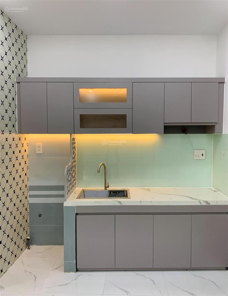 Tôi bán nhà 39 m2, 1 trệt, 1 lầu, sổ hồng, quận 7, giá 1,35 tỷ