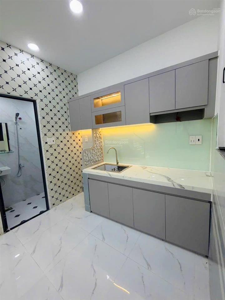 Tôi bán nhà 39 m2, 1 trệt, 1 lầu, sổ hồng, quận 7, giá 1,35 tỷ