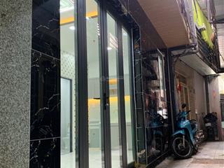 Tôi bán nhà 39 m2, 1 trệt, 1 lầu, sổ hồng, quận 7, giá 1,35 tỷ