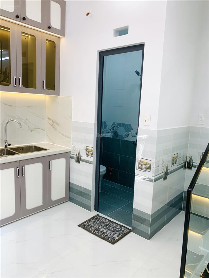 Tôi bán nhà 96 m2, 1 trệt, 2 lầu, tuyệt đẹp, p. phú thuận, quận 7, giá 3,89 tỷ