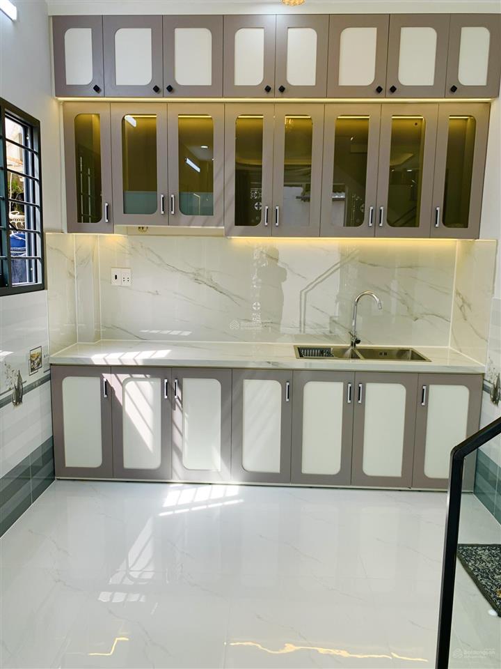 Tôi bán nhà 96 m2, 1 trệt, 2 lầu, tuyệt đẹp, p. phú thuận, quận 7, giá 3,89 tỷ