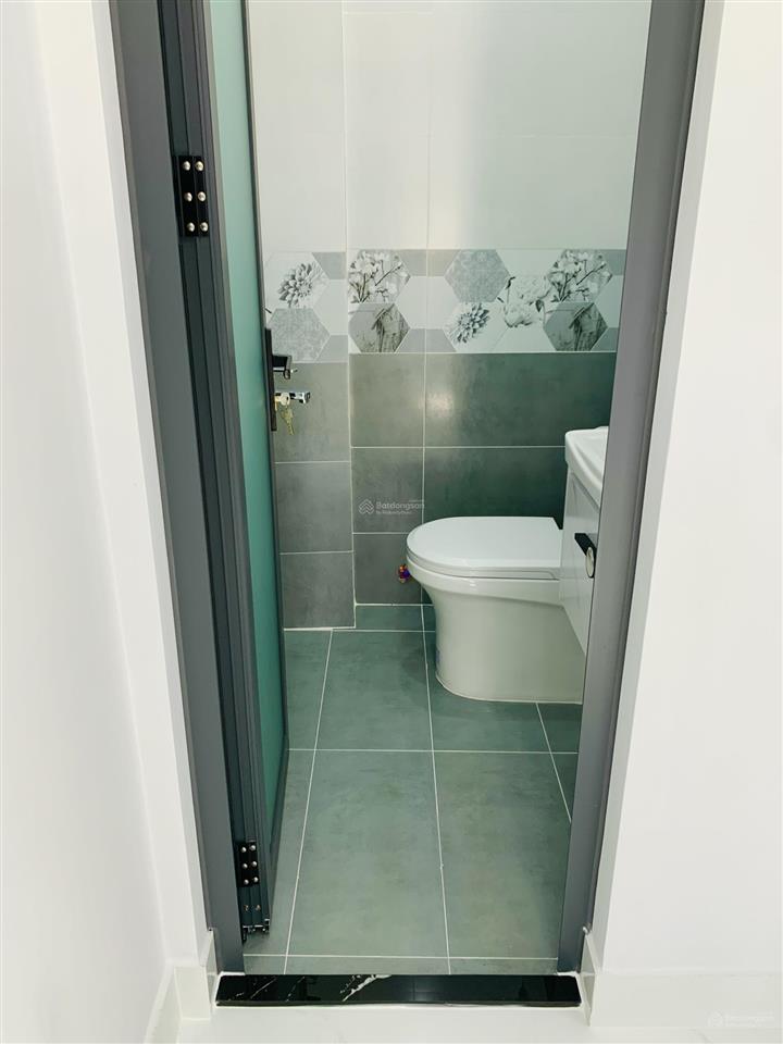 Tôi bán nhà 96 m2, 1 trệt, 2 lầu, tuyệt đẹp, p. phú thuận, quận 7, giá 3,89 tỷ