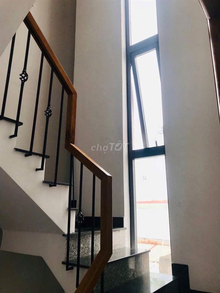 nhà đẹp full nội thất hẻm 3m đường hà chương phường Trung Mỹ Tây Q12