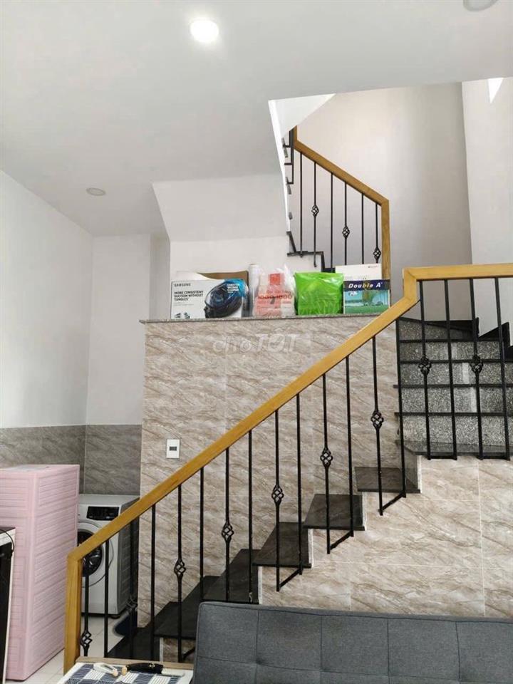 nhà đẹp full nội thất hẻm 3m đường hà chương phường Trung Mỹ Tây Q12