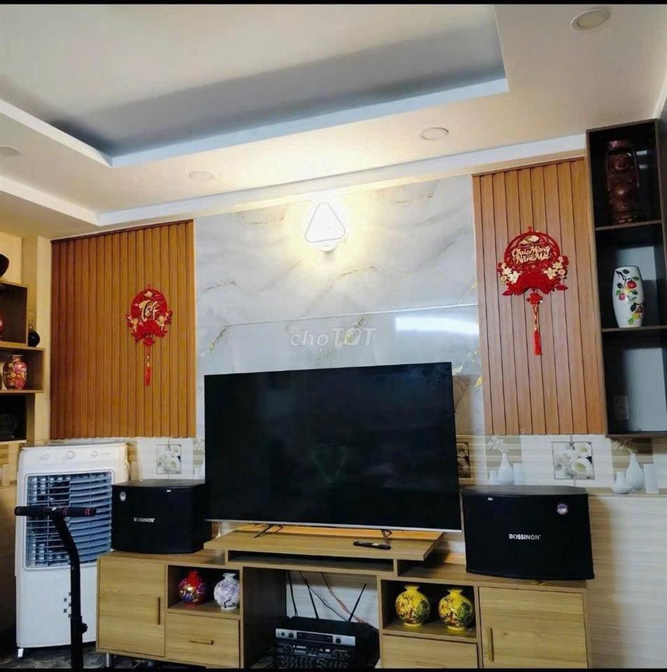 Cho Thuê Nhà 3 Lầu Mới Đẹp Hẻm Xe Hơi Phường Hiệp Thành Quận 12