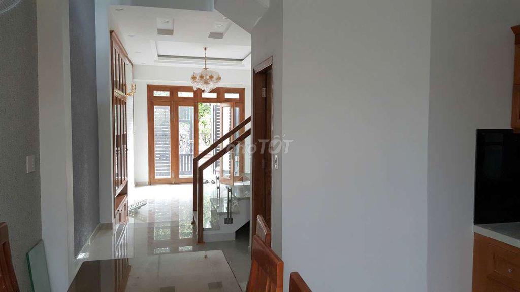CHO THUÊ NHÀ HẺM XE TẢI ĐƯỜNG LÊ THỊ RIÊNG GIÁ RẺ. KÍ HĐ LÂU DÀI 