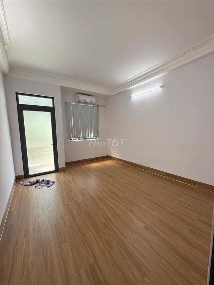 CHO THUÊ NHÀ 3 LẦU MỚI ĐẸP HẺM 5M PHƯỜNG THỚI AN QUẬN 12
