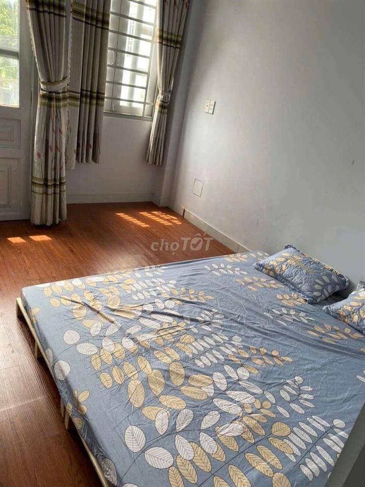 CHO THUÊ NHÀ NGUYÊN CĂN ĐƯỜNG TRƯỚC NHÀ RỘNG 8M