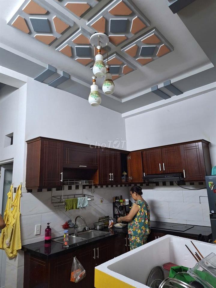 Cho Thuê Nhà 3 Lầu Mới Đẹp Có Nội Thất Phường Tân Chánh Hiệp Q12