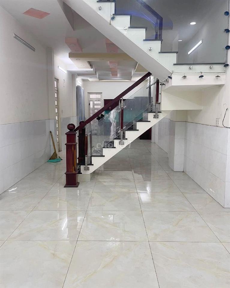 CHO THUÊ NHÀ RỘNG 3 LẦU HẺM ĐƯỜNG NGUYỄN ẢNH THỦ P. TCH Q12 