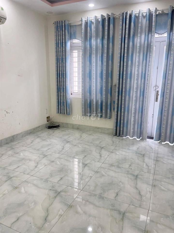 CHO THUÊ NHÀ RỘNG 3 LẦU HẺM ĐƯỜNG NGUYỄN ẢNH THỦ P. TCH Q12 