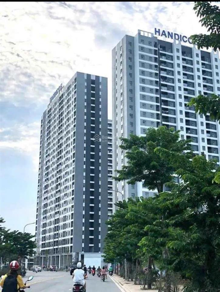 Tôi chính chủ bán căn 60m2, đủ nt, tầng trung tại cc bluestar trâu quỳ  gia lâm  hn  0987 302 ***