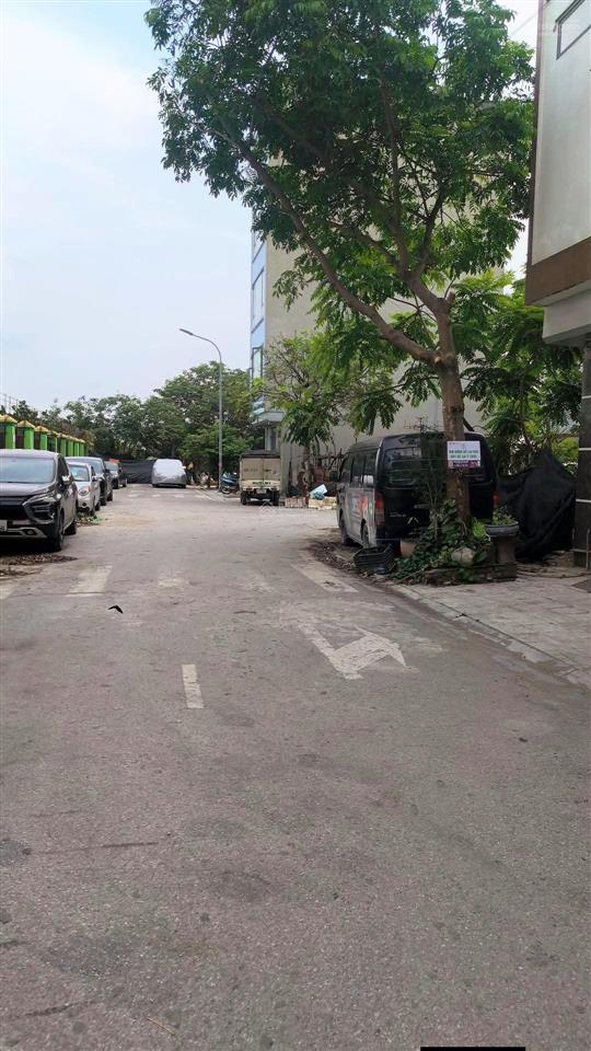 Cho thuê kho hoặc xưởng khu dịch vụ xala hà đông 7 triệu vào sử dụng ngay