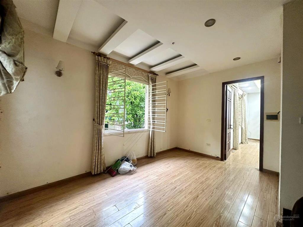 Cho thuê biệt thự 120m2x4t lô góc kđt văn quán làm văn phòng mặt tiền 17m đỗ nhiều ô tô