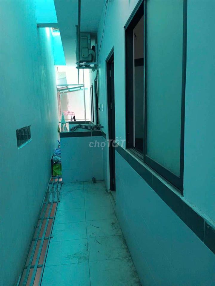 CHOTHUÊPHÒNG Dt:35m2 2 phòng có ban công riêng, giờ giấc tự do.