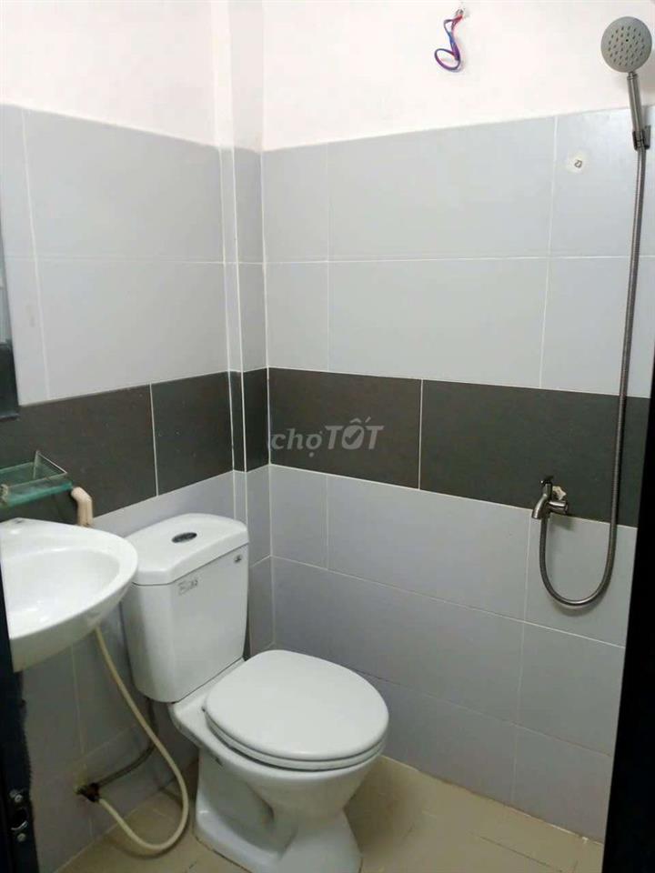 CHOTHUÊPHÒNG Dt:35m2 2 phòng có ban công riêng, giờ giấc tự do.