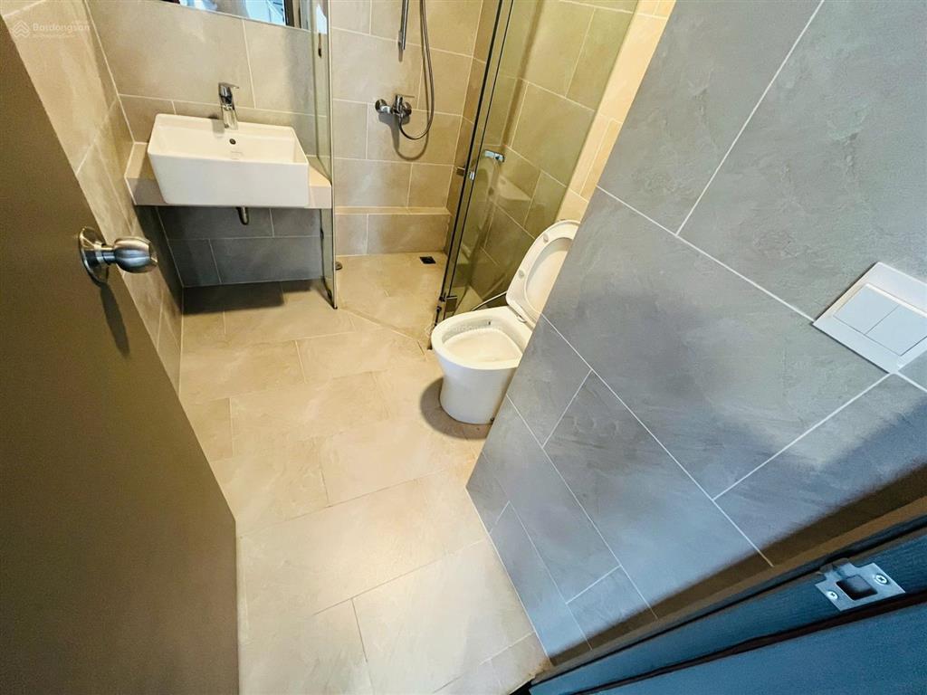 Sổ hồng, nhà mới 100%, căn góc 2pn + , 2wc view hồ bơi tháp b2 westgate, tiện ích resort 5 sao