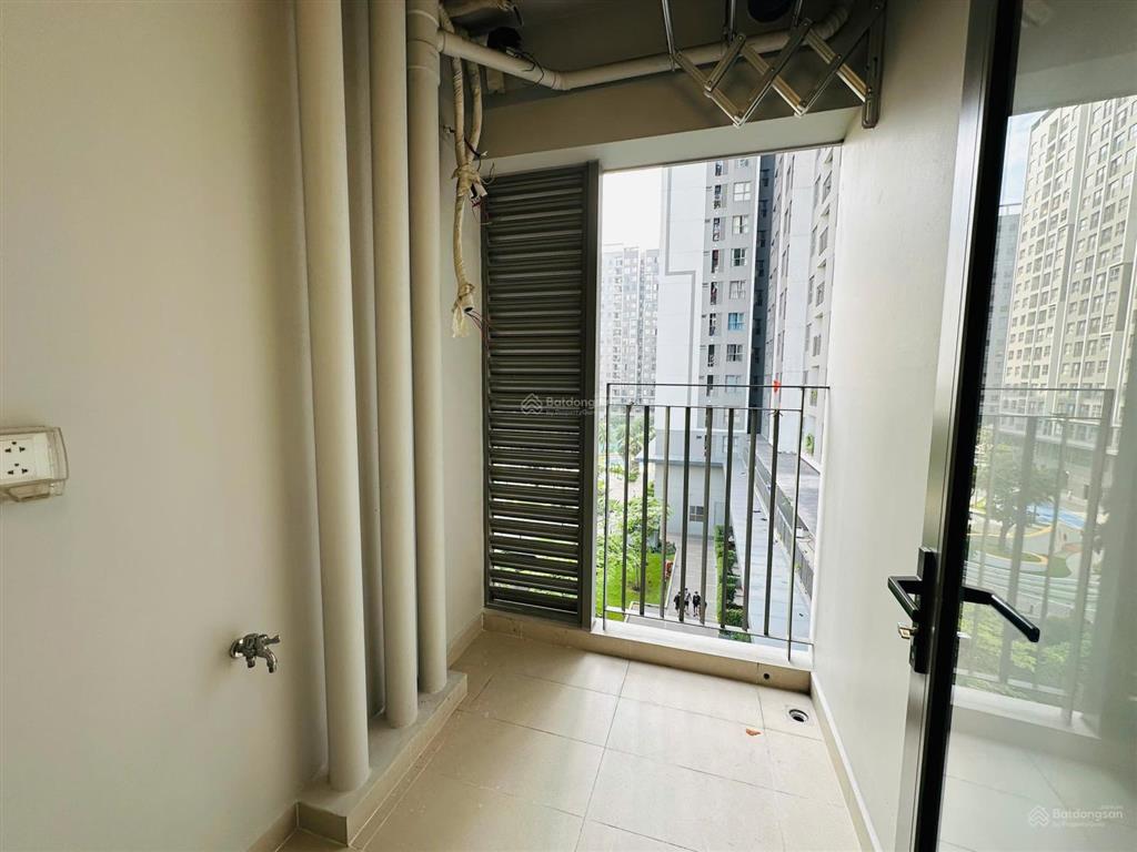 Sẵn sổ hồng sang nhượng 3pn + , 113m2 block vip c có gói nội thất, view công viên westgate an gia