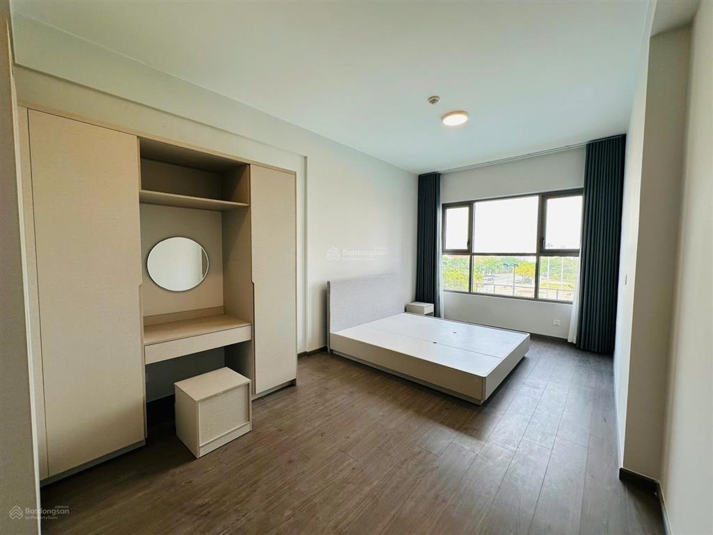 Cho thuê căn góc 3pn + , 113m2 block vip c có gói nội thất, view công viên ủy ban westgate an gia
