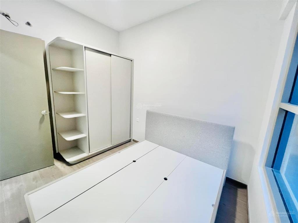 Sẵn nội thất cho thuê 2pn, 2wc view hồ bơi tháp vip d, lầu trung, westgate an gia