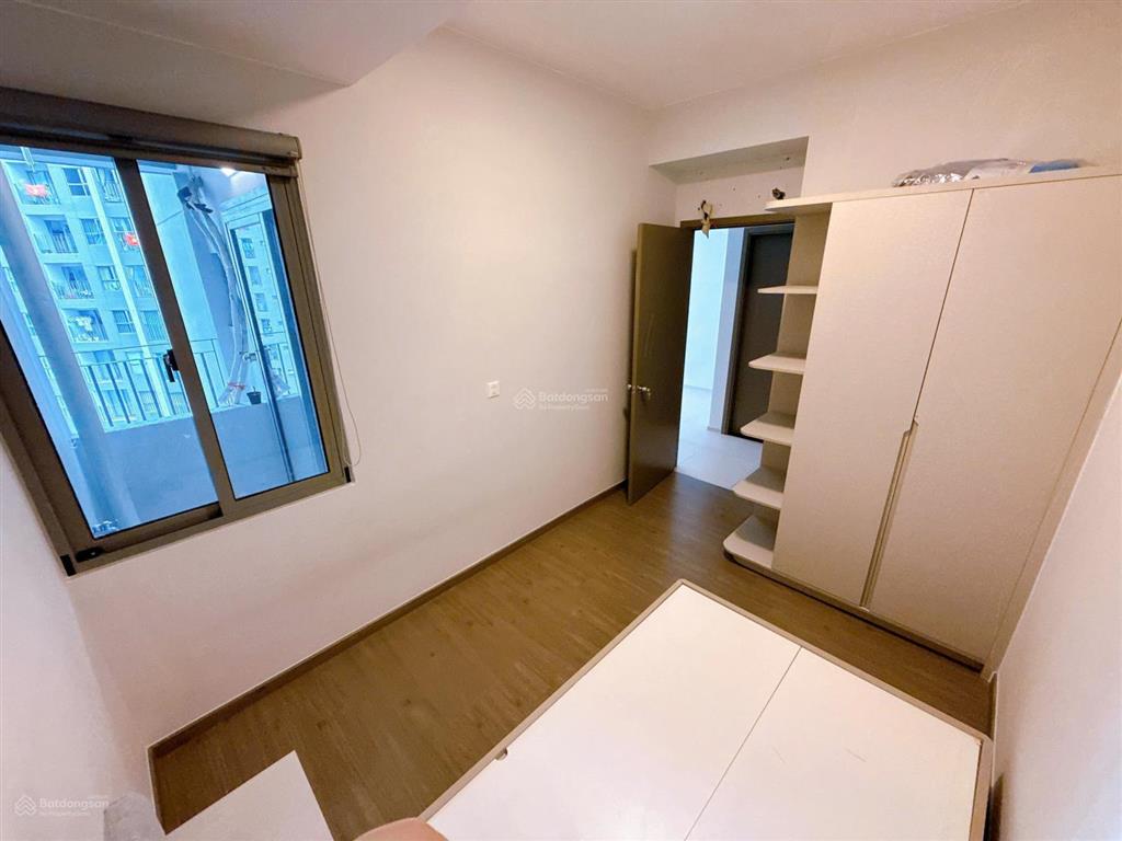 Sẵn nội thất cho thuê 2pn, 2wc view hồ bơi tháp vip d, lầu trung, westgate an gia