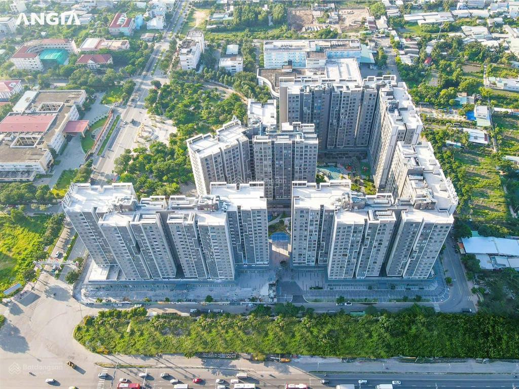 Cho thuê căn 59m2 có nội thất view công viên + ủy ban, tháp vip d, westgate an gia