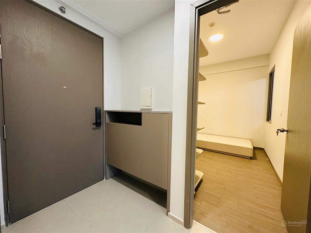 Cho thuê căn 59m2 có nội thất view công viên + ủy ban, tháp vip d, westgate an gia
