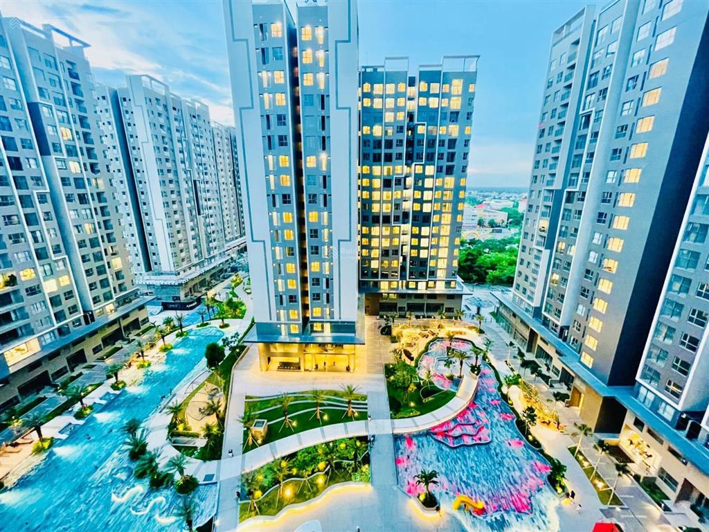Sổ hồng! bán căn góc 3pn  85m2 view hồ bơi tháp vip d westgate an gia