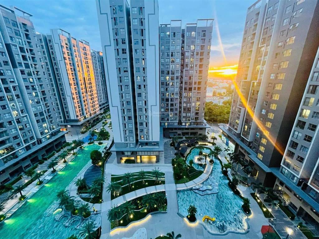 Sổ hồng, bán căn góc 69m2 (2pn + , 2wc) view ngoại khu tòa a1, tiện ích resort 5 sao