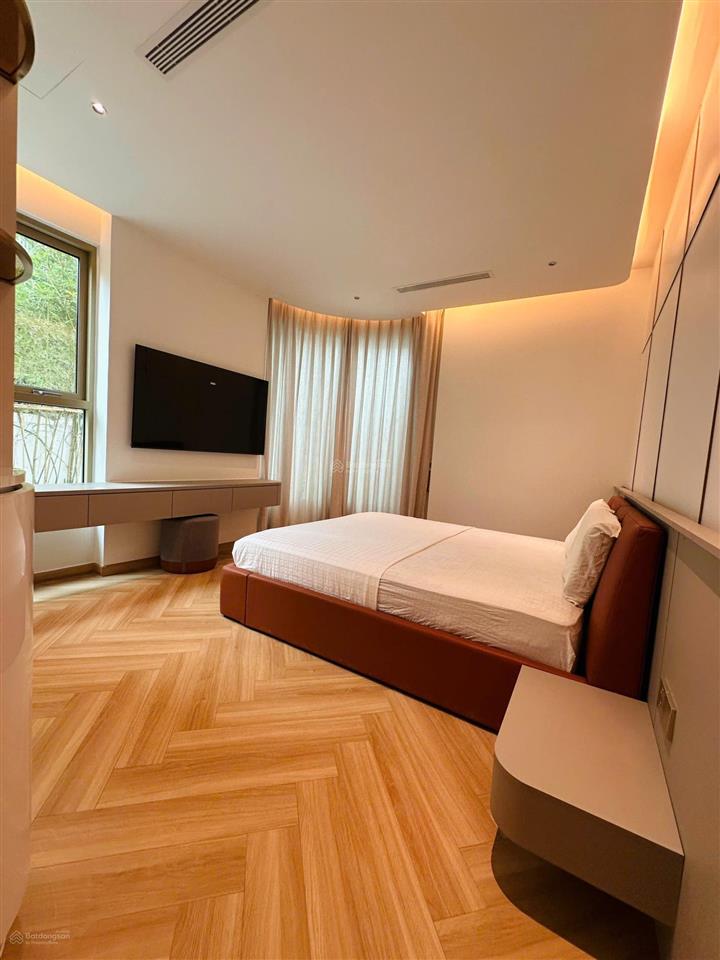 Chính chủ cần bán căn hộ 2 phòng ngủ, 70m2 ngay sông hàn, full nội thất cao cấp