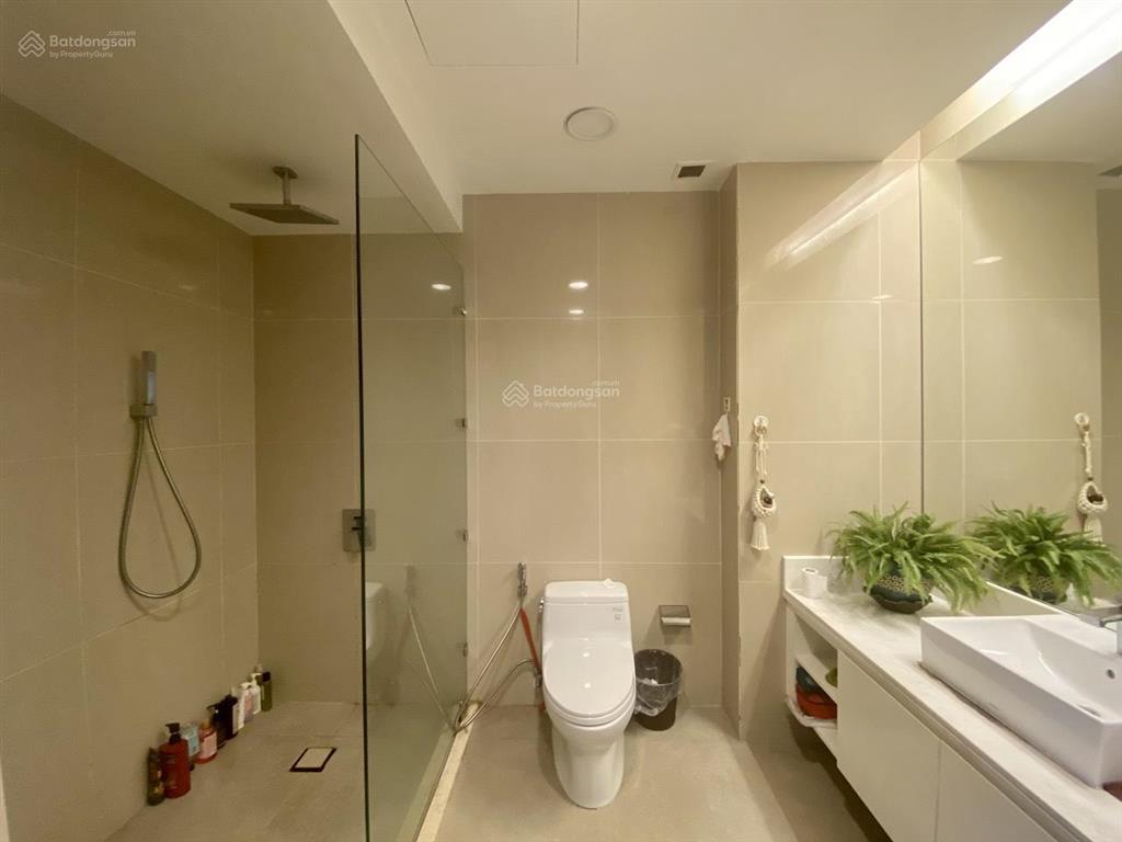 Chính chủ cần bán căn hộ 2 phòng ngủ, 70m2 ngay sông hàn, full nội thất cao cấp