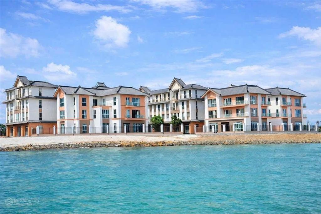Em có sẵn căn 63m2 hướng đông bắc mát mẻ gần bãi tắm  diện tích 54m2 ngang 4.5m