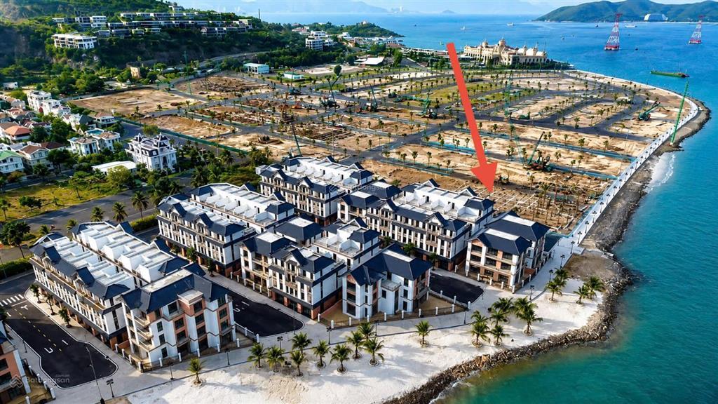 Nhà phố biển vinhomes pearl bay, cách biển chỉ 15 m, 16,199 tỷ