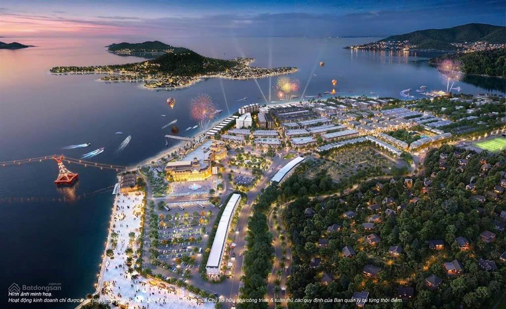 Nhà phố biển vinhomes pearl bay, cách biển chỉ 15 m, 16,199 tỷ
