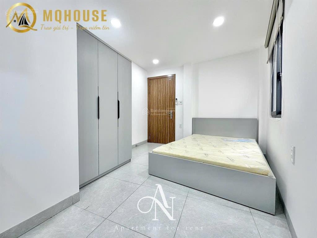 Cho thuê căn hộ ngay phố ẩm thực phan xích long cửa sổ thoáng nhà mới